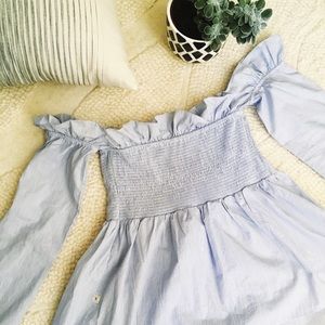 NYTT Ruffle Off The Shoulder Top